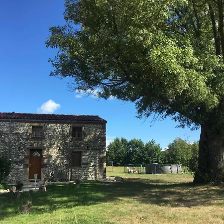 Les Tremieres بيت للعطل