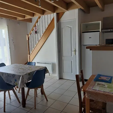 Les Tremieres بيت للعطل Tremons